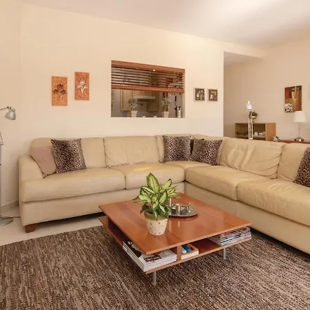2 Bedroom Beautiful In Apartment Benalmadena