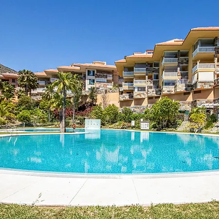 Apartment 2 Bedroom Beautiful In